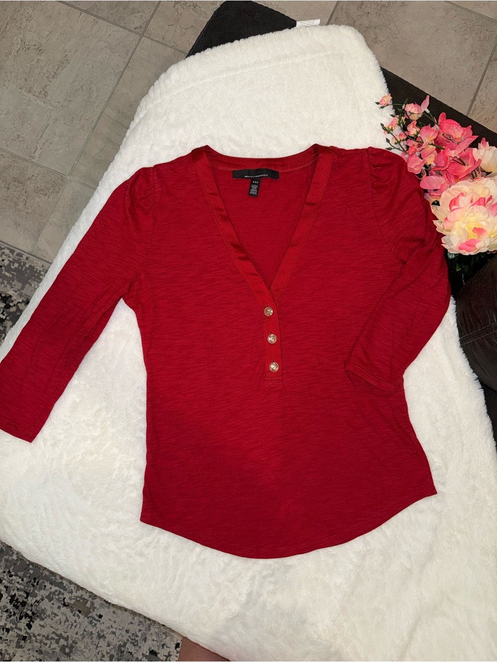 2 x 20$ White House Black Market Red V-Neck Henley Long Sleeve Top Size XXS